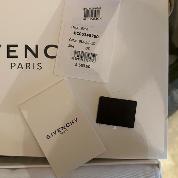 Givenchy LOVE pouch - Picture 2 of 4